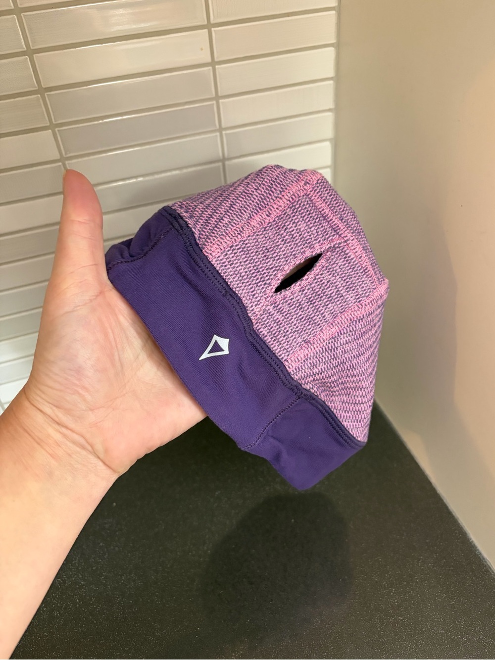 Ivivva by Lululemon girl’s beanie